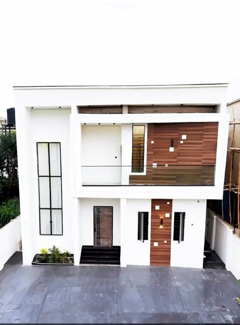 4 Bedroom Duplex with BQ
