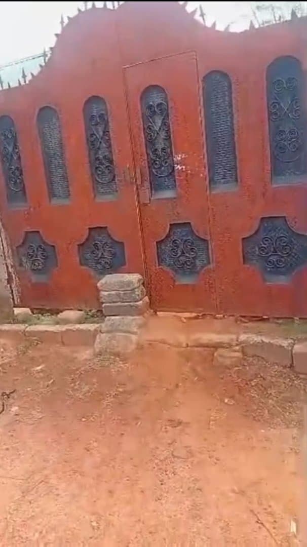 🔥 14-Unit Self-Contained Hostel/Guesthouse for Sale Near Igbariam Junction, Anambra — 1
