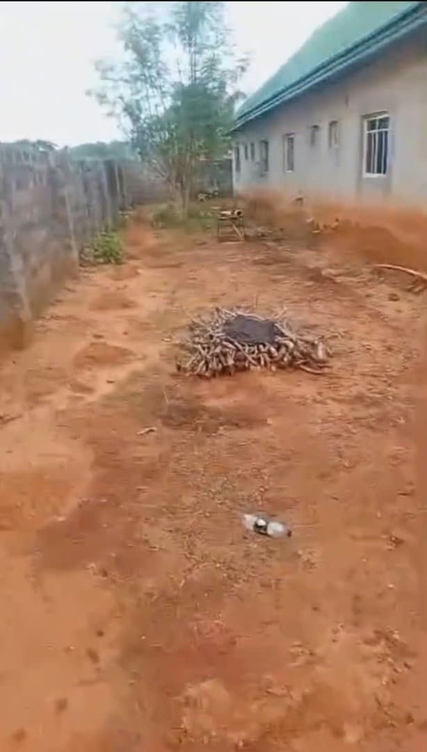 🔥 14-Unit Self-Contained Hostel/Guesthouse for Sale Near Igbariam Junction, Anambra — 2